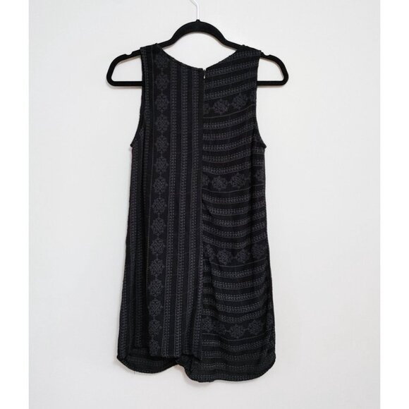 Roxy Women's Sleeveless V Neck Romper Size XS Black Back Zip Patterned Textured - Picture 3 of 3